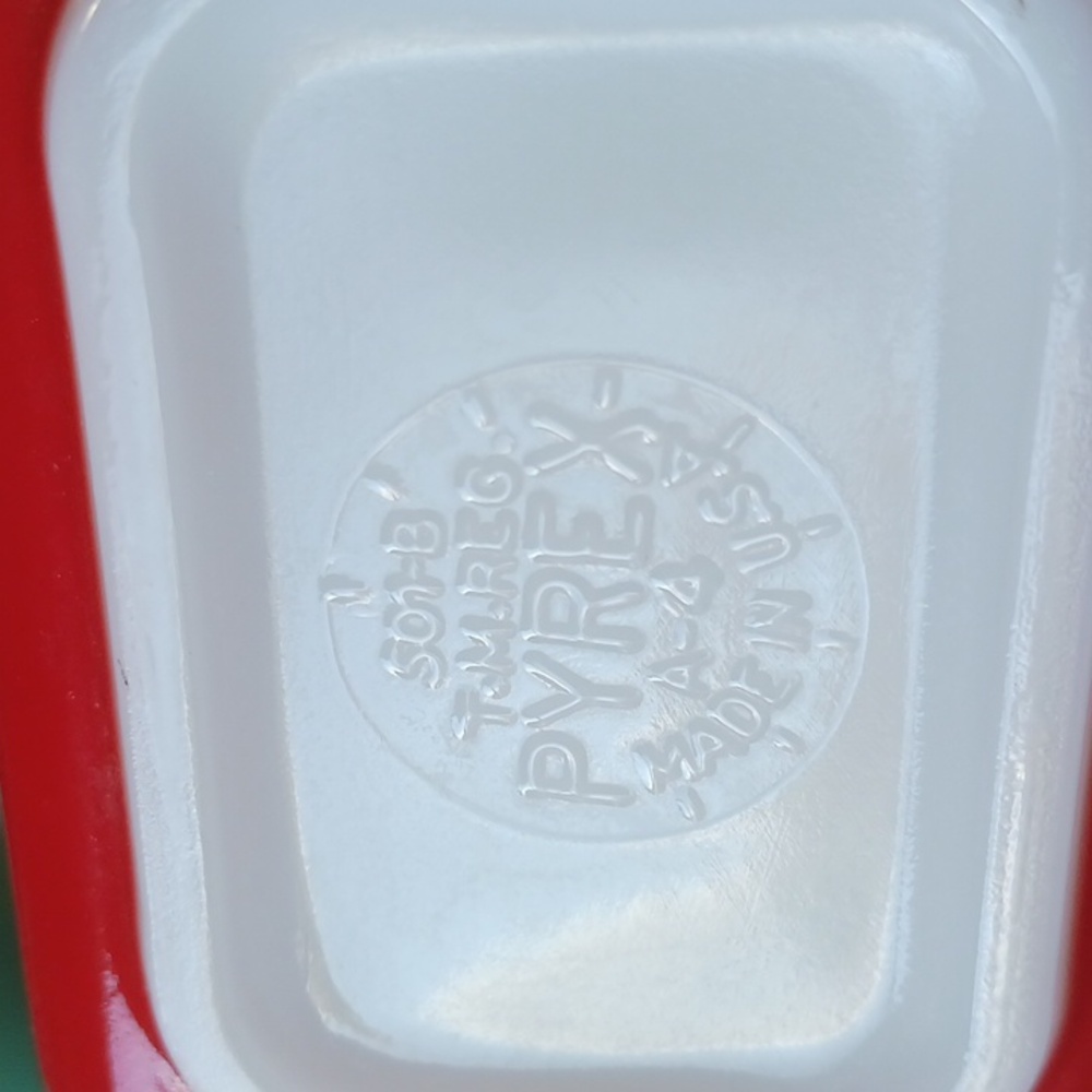 Pyrex~ Primary Red Small Refrigerator Dish - Picture 5 of 10
